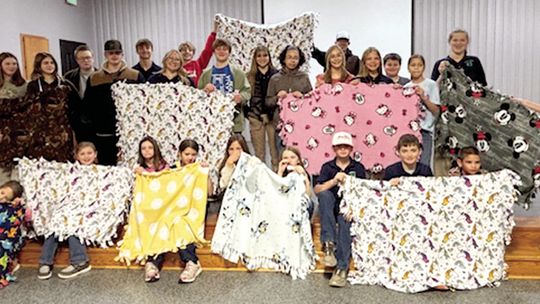 4-H Members Make Quilts For Youth Cancer Patients