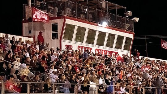 Bulldog Fans Turn Out For Team’s 77-28 Win Over HH