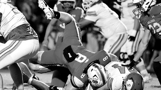 Dogs Dominate Seminole In In Show Of Firepower, 62-0