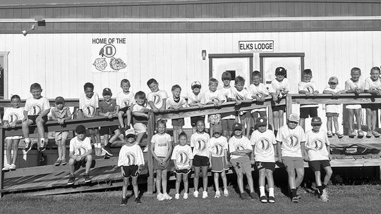 Elks Lodge Hosts Carson Hollis Golf Camp