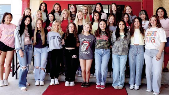 SHS Varsity, Junior Varsity Cheer Squads Selected