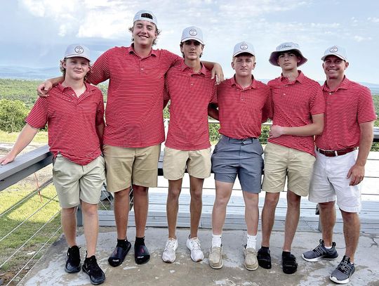 Dog Golfers End Season In Eastern Regional Meet