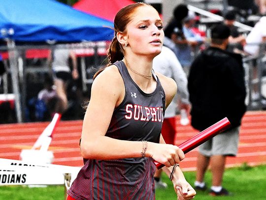 Dogs 2nd, Lady Dogs 4th In LCC Track Meet