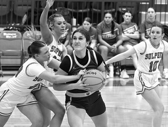 Girls In Action In Tourney