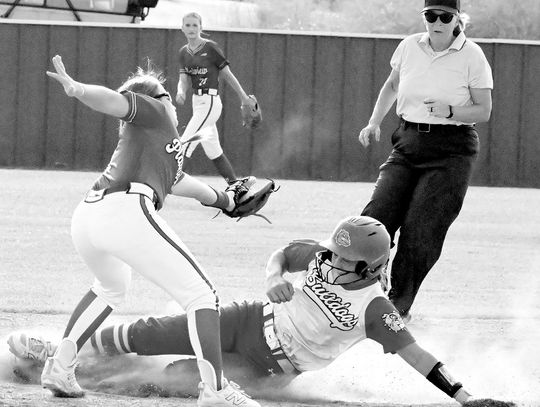 Lady Bulldogs Split Pair, Rout Ardmore After Tough Loss To Roff
