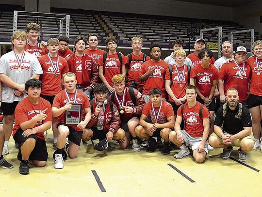 Lifters Win Regional; Go For 7th State Title