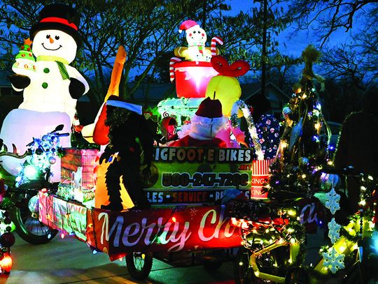 Sulphur Chamber Of Commerce Parade Ushers In Yule Season