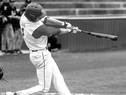 Tuttle, Washington End Dog’s Winning Streak