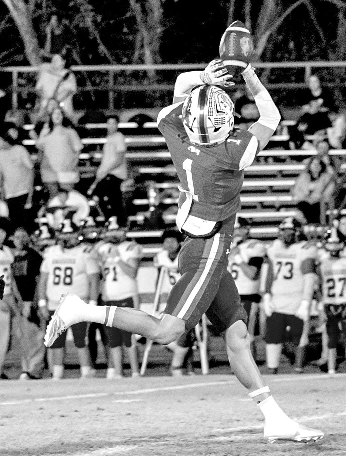 Dogs Overwhelm Warriors, 63-12