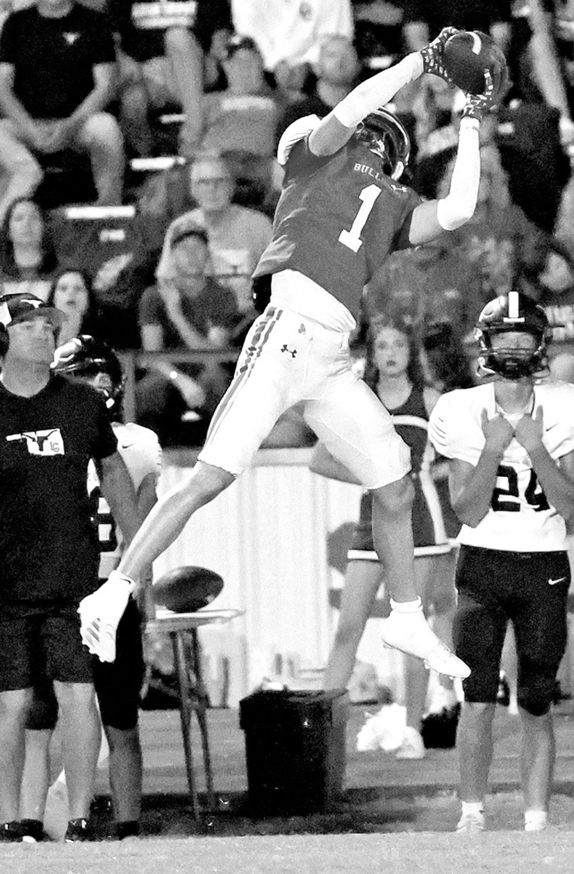 Dogs Remain Undefeated In Dominating Win Over LG