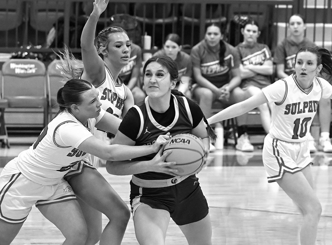 Girls In Action In Tourney