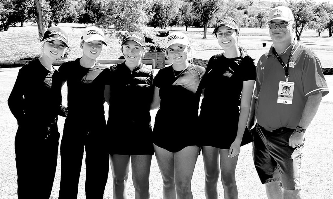 Lady Bulldog Golfers Qualify For State Meet